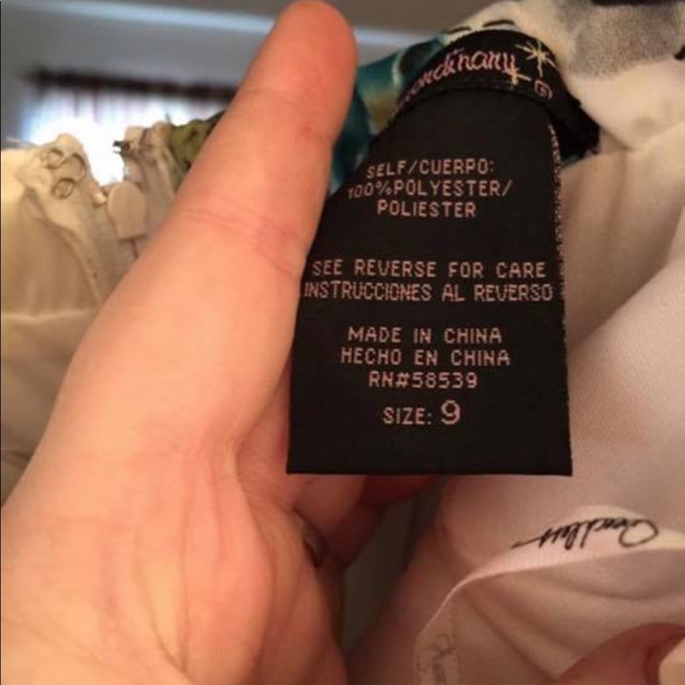 Prom dresses - Picture 7 of 8